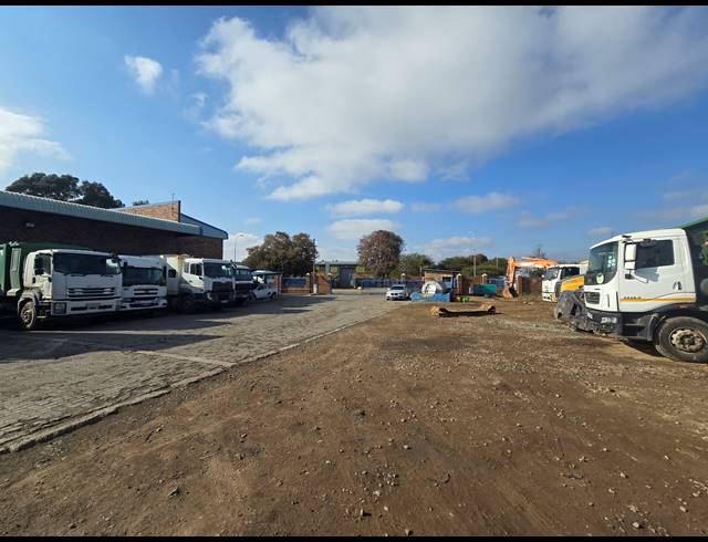 1,900M² FACTORY TO LET IN MOREHILL